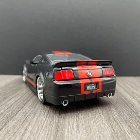 Ford Mustang Shelby GT500KR Custom em Escala 1/24 (Fundido em Liga de Metal)