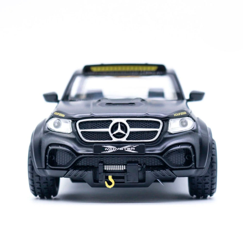 Mercedes X-Class Custom 6x6 em Escala 1/28 (Fundido em Liga de Metal)