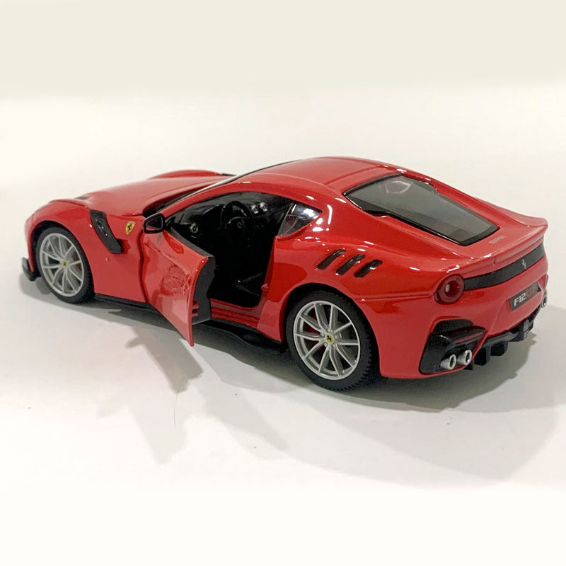 Ferrari F12 TDF em Escala 1/24 (Fundido em Liga de Metal)