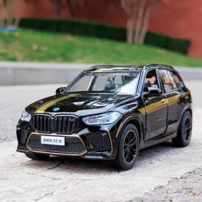 BMW X5M em Escala 1/32 (Fundido em Liga de Metal)