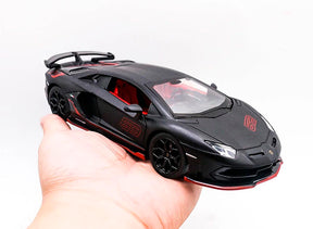 Lamborghini Aventador SVJ63 em Escala 1/24 (Fundido em Liga de Metal)