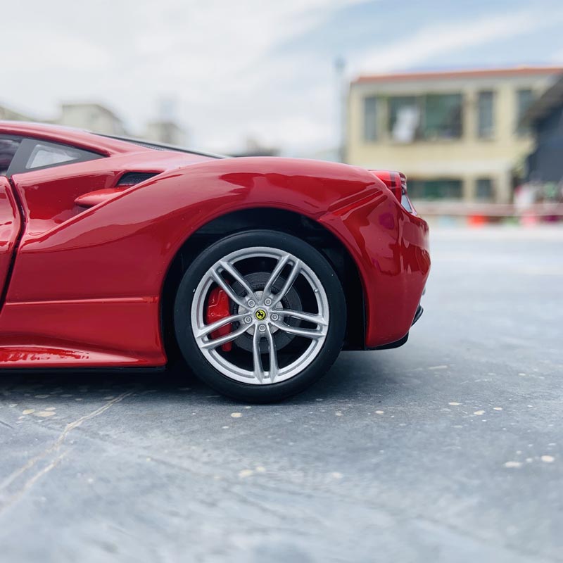 Ferrari 488 GTB em Escala 1/24 (Fundido em Liga de Metal)