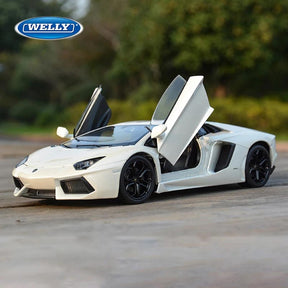 Lamborghini Aventador LP700-4 em Escala 1/24 (Fundido em Liga de Metal)