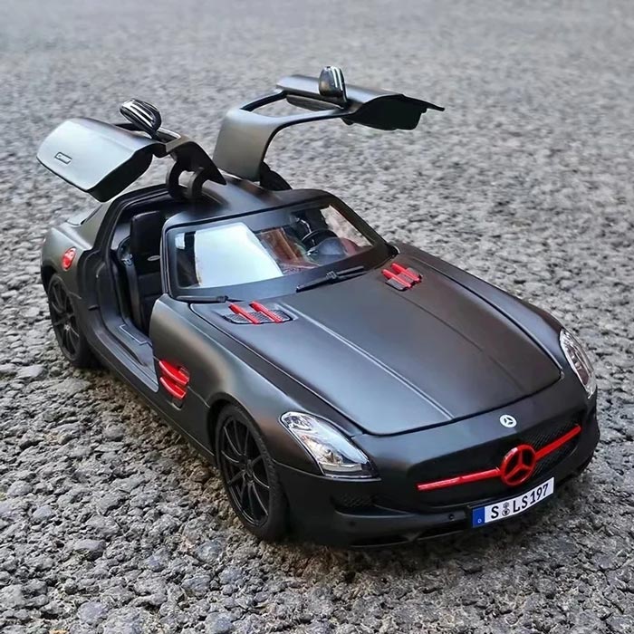 Mercedes SLS AMG em Escala 1/18 (Fundido em Liga de Metal)