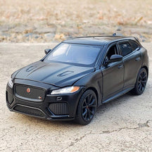 Jaguar F-PACE em Escala 1/32 (Fundido em Liga de Metal)