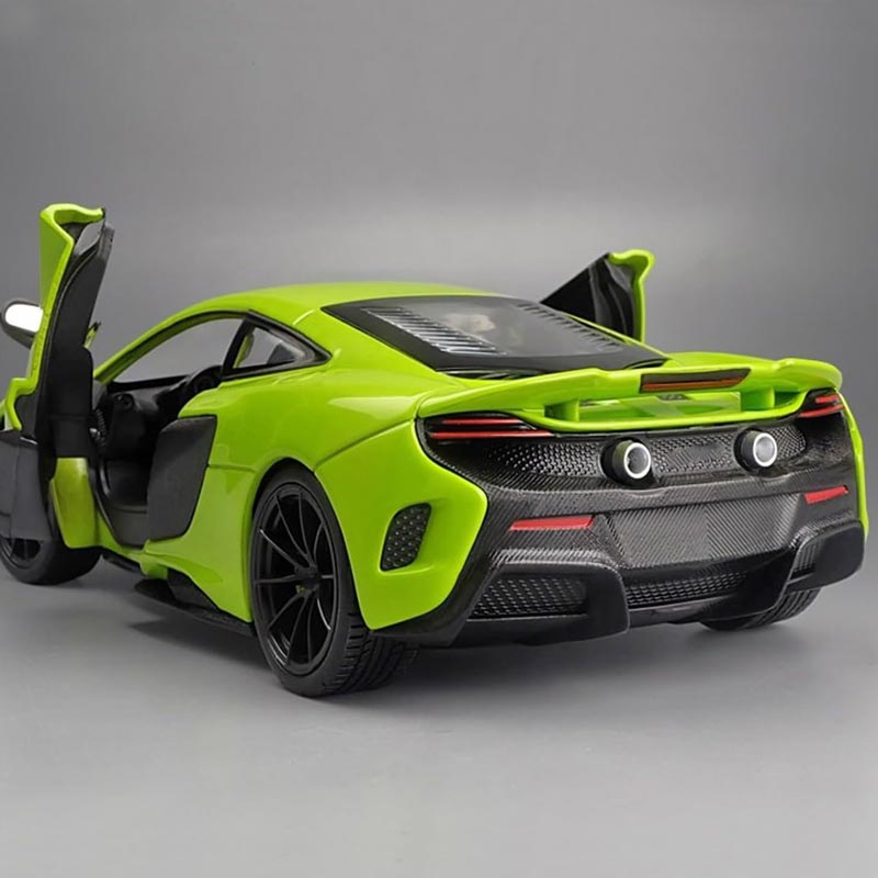 McLaren 675LT em Escala 1/24 (Fundido em Liga de Metal)