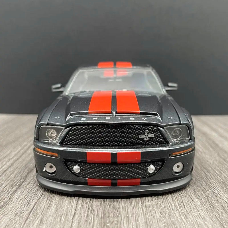 Ford Mustang Shelby GT500KR Custom em Escala 1/24 (Fundido em Liga de Metal)