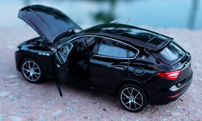 Maserati Levante em Escala 1/24 (Fundido em Liga de Metal)