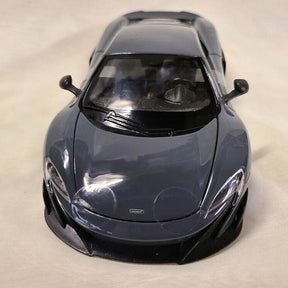 McLaren 675LT em Escala 1/24 (Fundido em Liga de Metal)