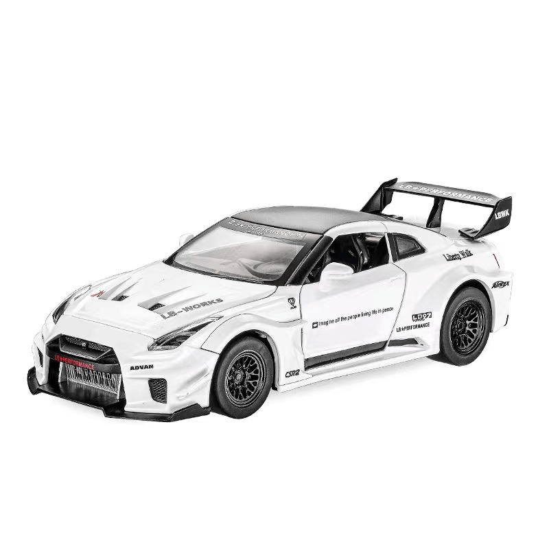 Nissan GT-R em Escala 1/32 (Modelo Fundido em Metal)