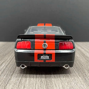 Ford Mustang Shelby GT500KR Custom em Escala 1/24 (Fundido em Liga de Metal)