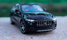 Maserati Levante em Escala 1/24 (Fundido em Liga de Metal)