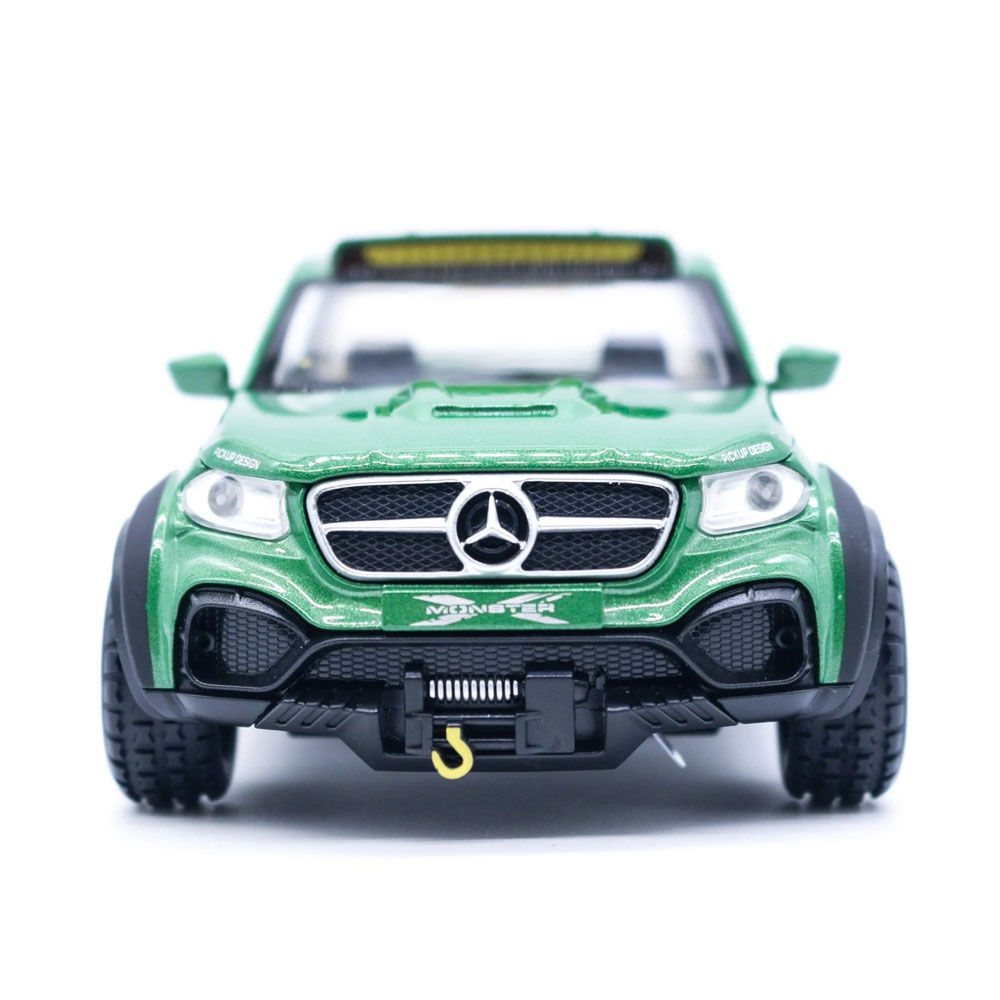 Mercedes X-Class Custom 6x6 em Escala 1/28 (Fundido em Liga de Metal)