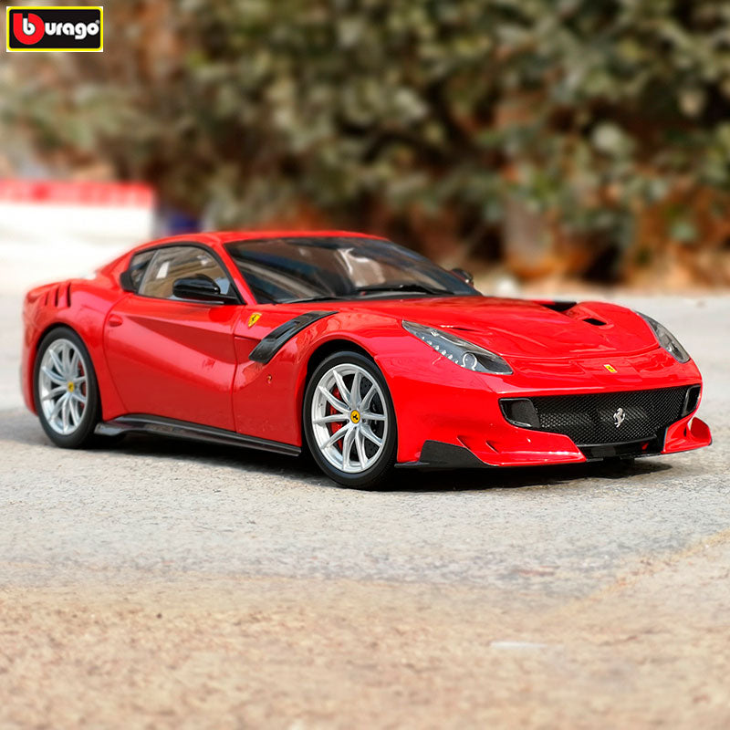 Ferrari F12 TDF em Escala 1/24 (Fundido em Liga de Metal)