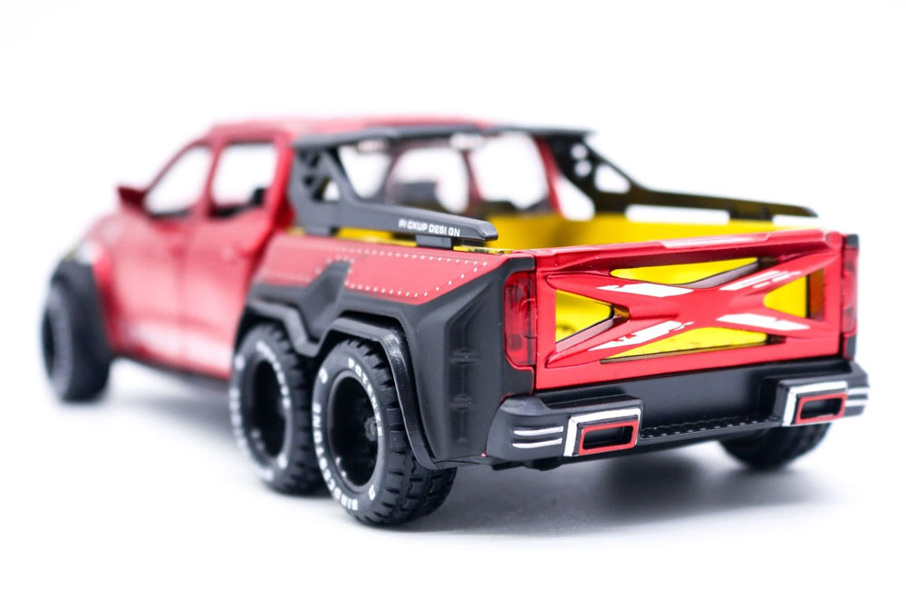 Mercedes X-Class Custom 6x6 em Escala 1/28 (Fundido em Liga de Metal)