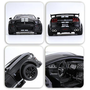 Ford Mustang Shelby GT500 em Escala 1/18 (Fundido em Liga de Metal)