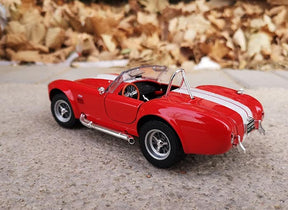 Shelby Cobra 427 S/C 1965 em Escala 1/24 (Fundido em Liga de Metal)