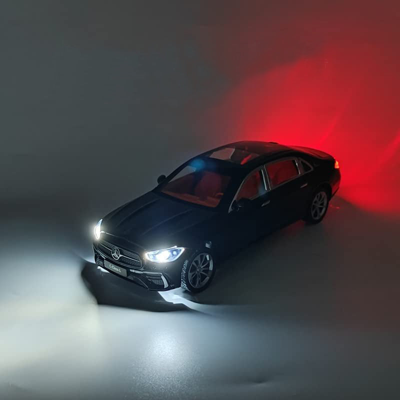 Mercedes-Benz C260L em Escala 1/24 (Fundido em Liga de Metal)