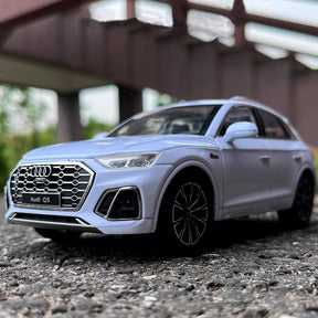 Audi Q5 em Escala 1/24 (Fundido em Liga de Metal)