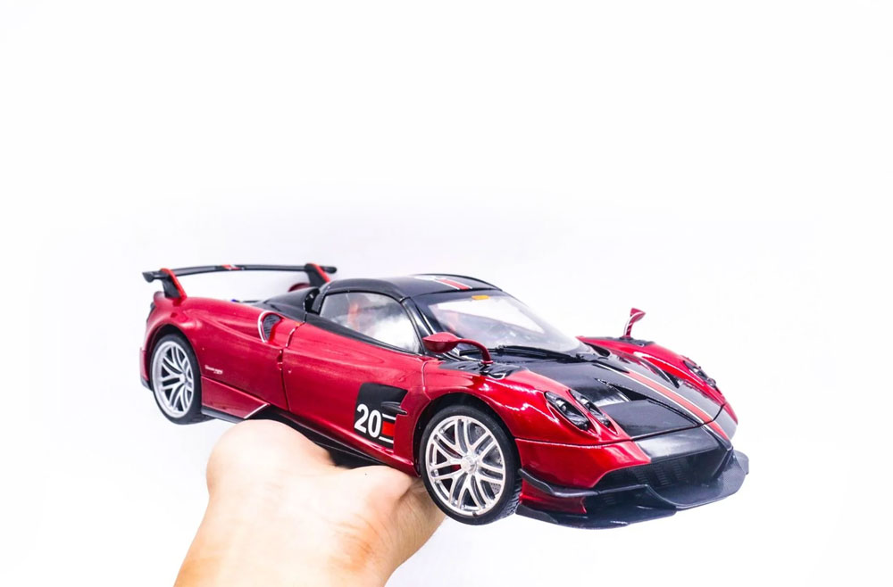 Pagani Huayra BC em Escala 1/18 (Fundido em Liga de Metal)