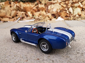 Shelby Cobra 427 S/C 1965 em Escala 1/24 (Fundido em Liga de Metal)